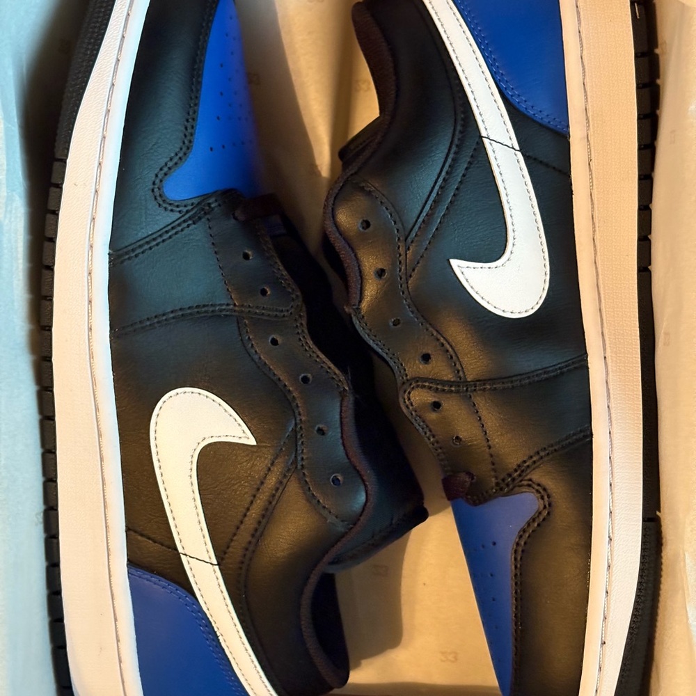 Nike Men's Black and Blue Sneakers
